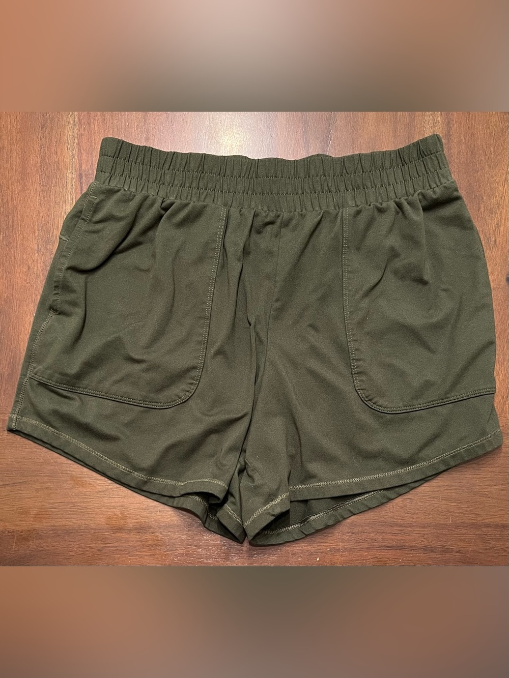 All In Motion Women’s Olive Green Elastic-Waist Athletic Shorts! Size Small.